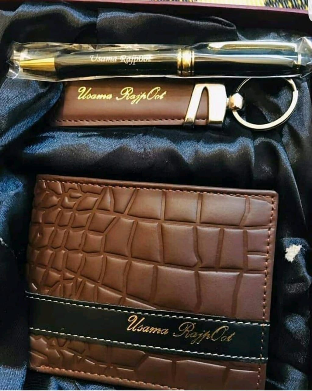 Customized 3pcs Gift Set | Wallet, Keychain & Pen - Image 2